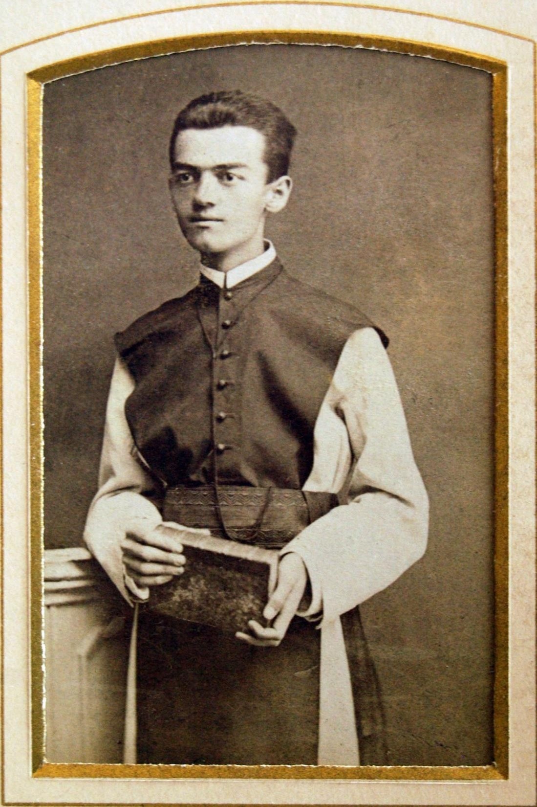 Út a papi pálya felé